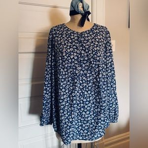 4 / $20 Sale! NWOT Old Navy XXL royal blue floral peasant shirt.*
